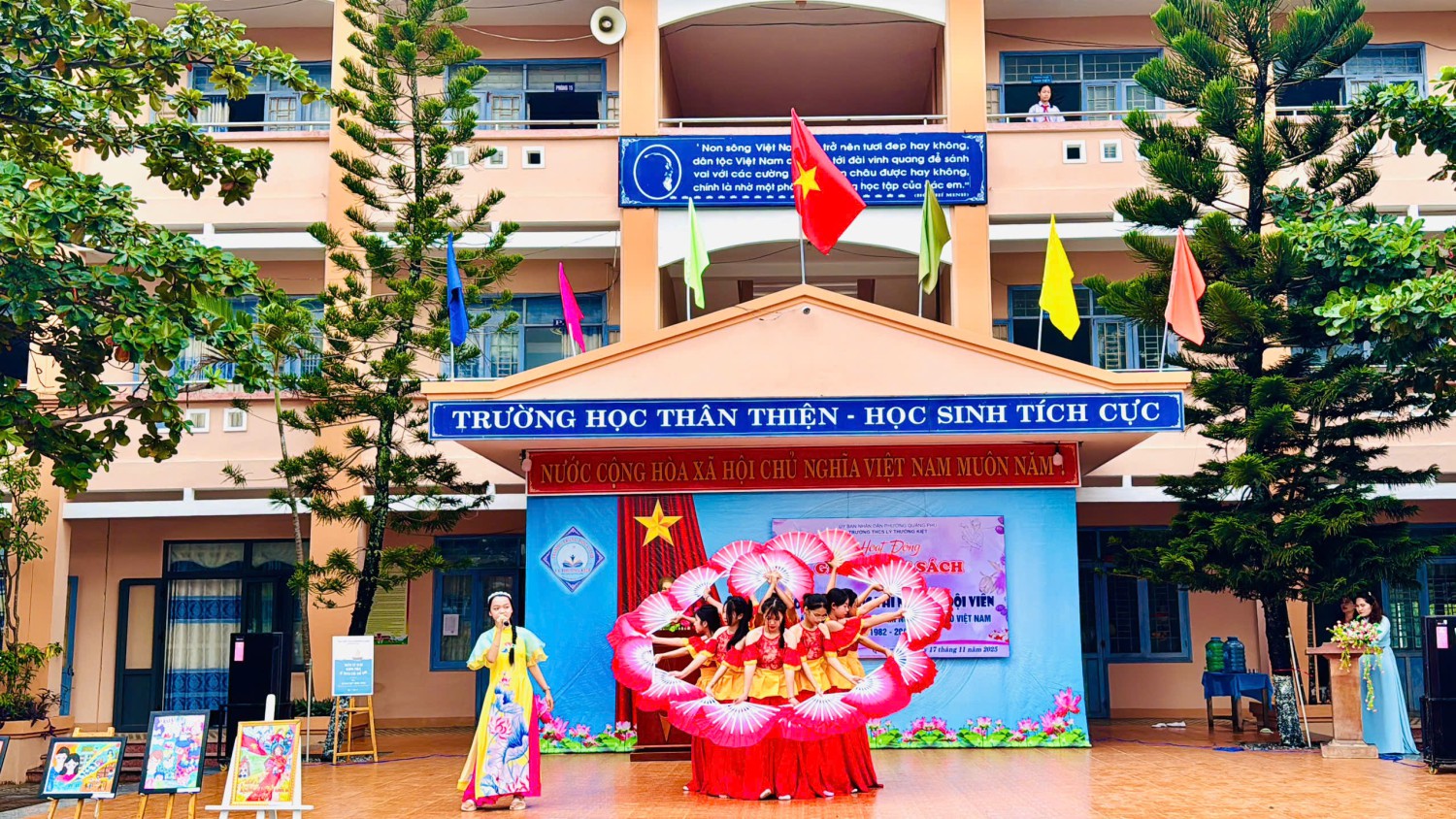 CÁC HOẠT ĐỘNG CHÀO MỪNG NGÀY NHÀ GIÁO VIỆT NAM 20/11